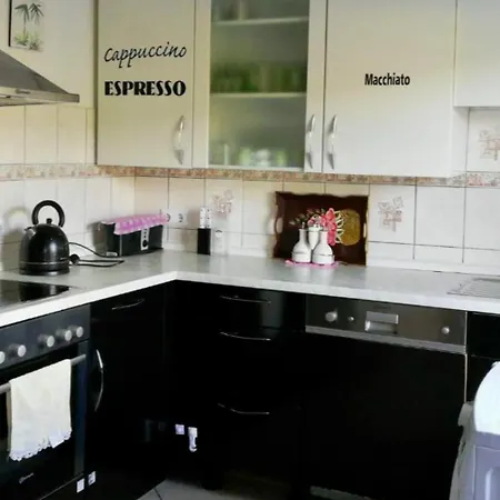 Monteurwohnung In 아파트 *
